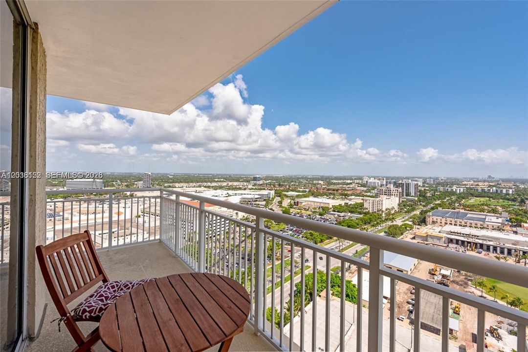 En Venta: $560,000 (2 camas, 2 baños, 1245 Pies cuadrados)