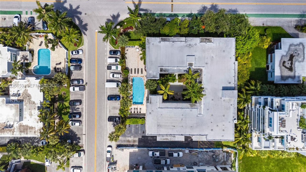 For Sale: $310,000 (1 beds, 1 baths, 846 Square Feet)