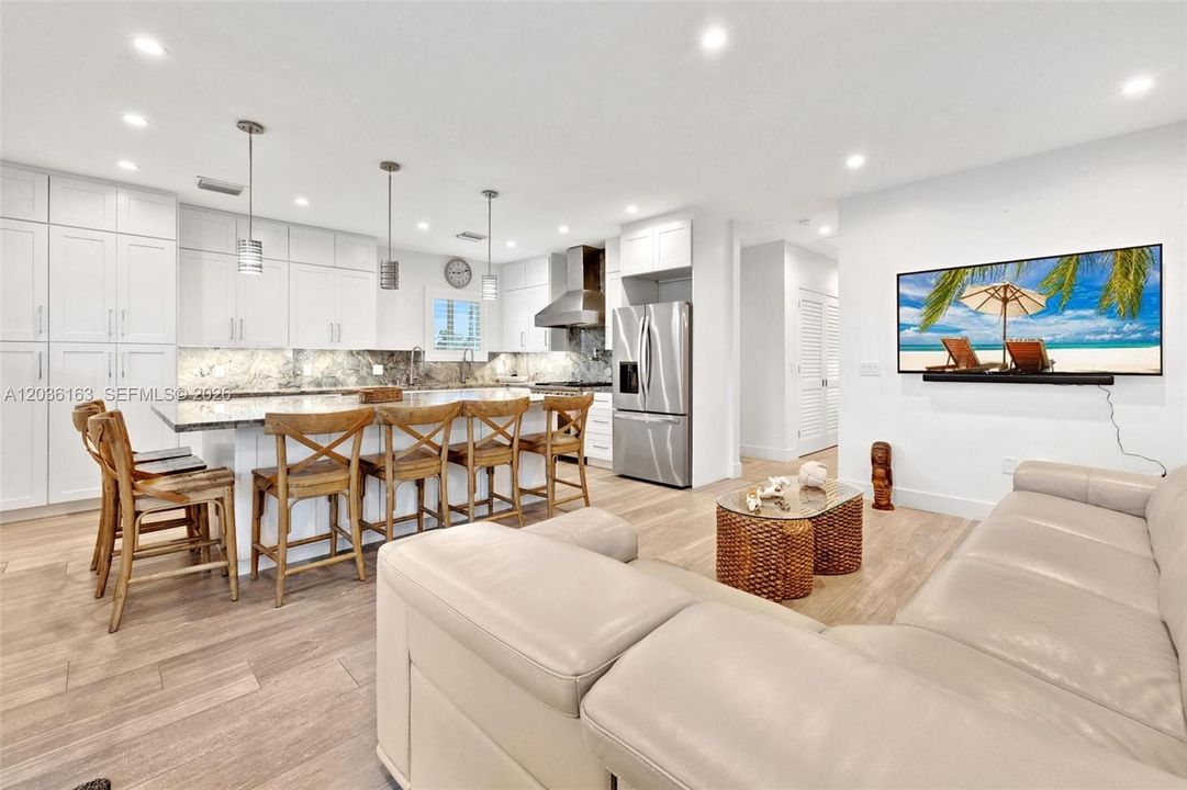For Sale: $1,800,000 (3 beds, 2 baths, 1250 Square Feet)