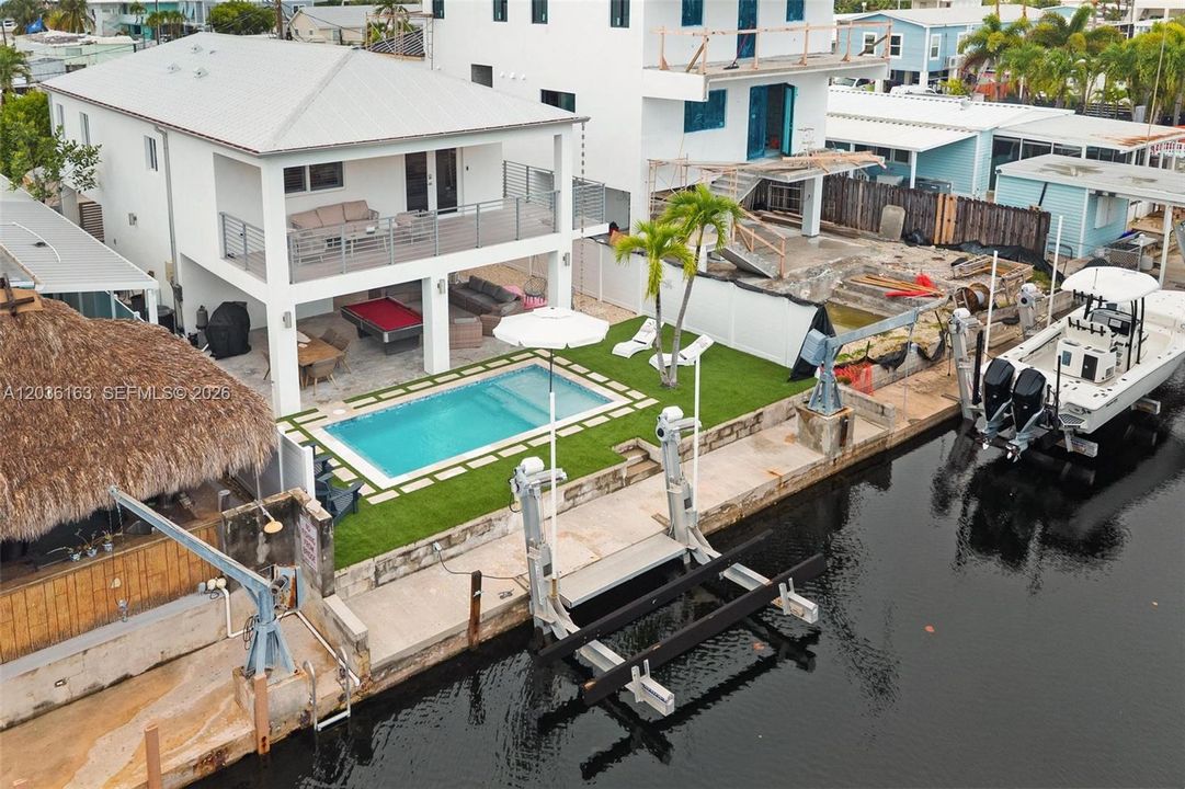 For Sale: $1,800,000 (3 beds, 2 baths, 1250 Square Feet)