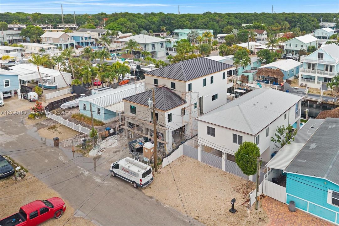 For Sale: $1,800,000 (3 beds, 2 baths, 1250 Square Feet)