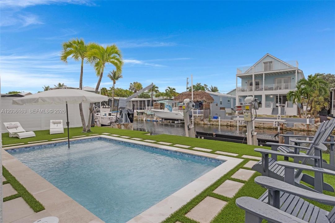 For Sale: $1,800,000 (3 beds, 2 baths, 1250 Square Feet)