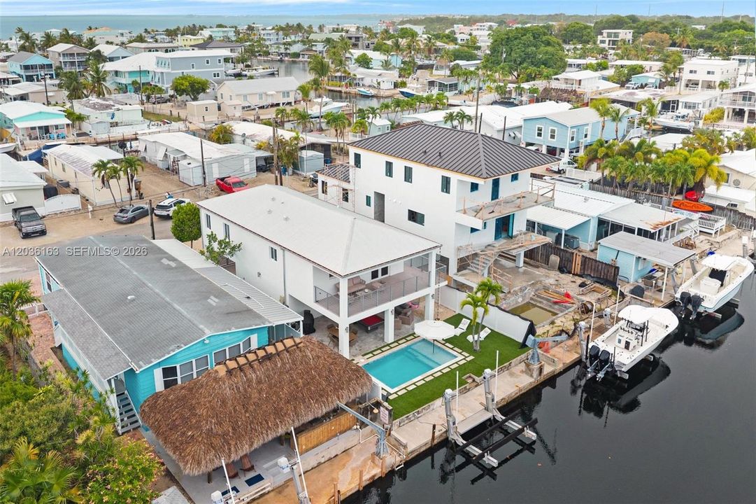 For Sale: $1,800,000 (3 beds, 2 baths, 1250 Square Feet)