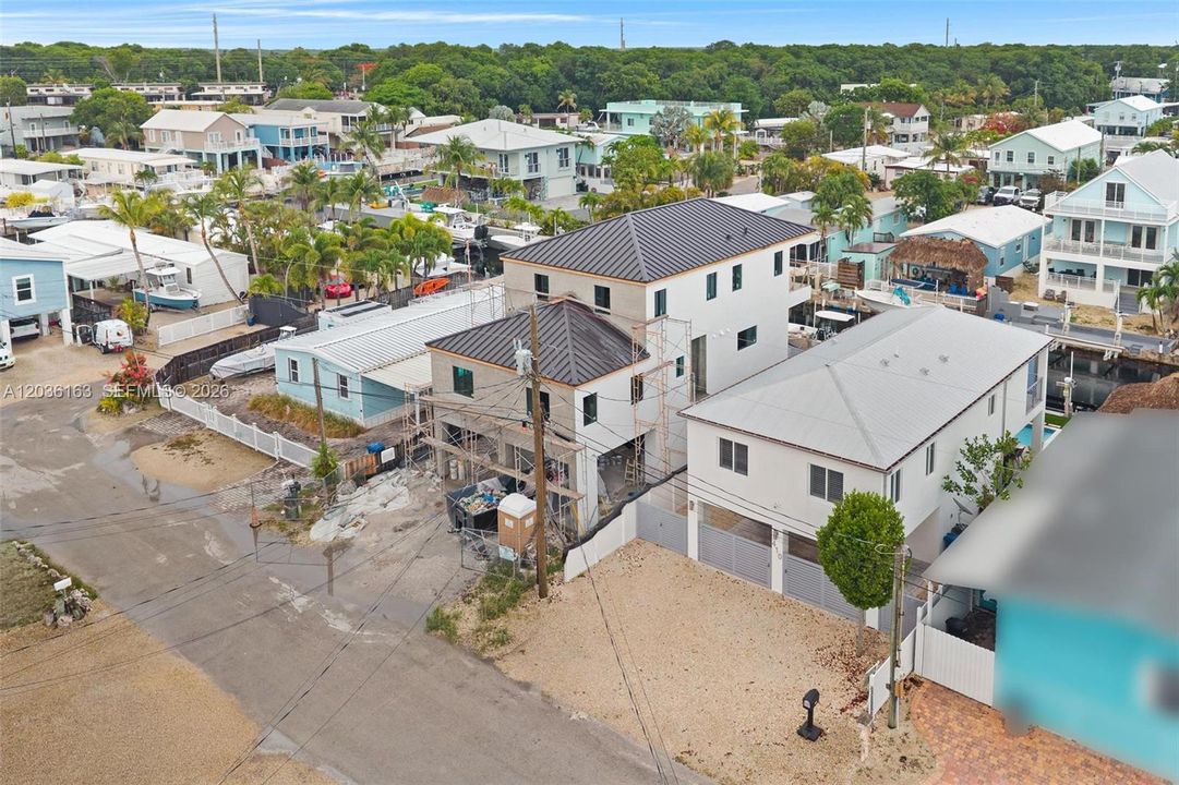 For Sale: $1,800,000 (3 beds, 2 baths, 1250 Square Feet)