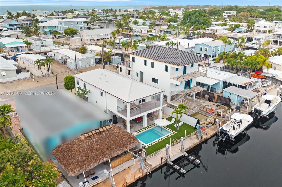 For Sale: $1,800,000 (3 beds, 2 baths, 1250 Square Feet)