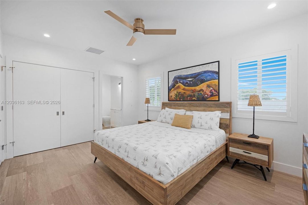 For Sale: $1,800,000 (3 beds, 2 baths, 1250 Square Feet)