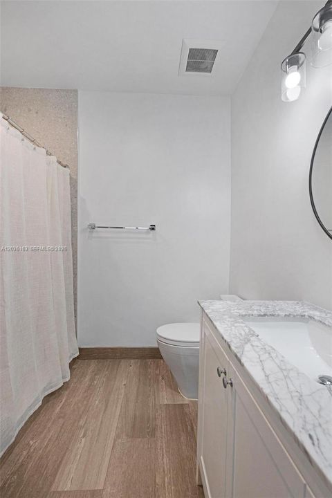 For Sale: $1,800,000 (3 beds, 2 baths, 1250 Square Feet)