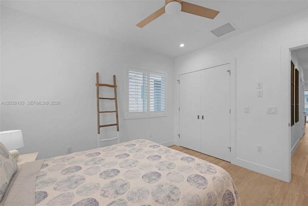 For Sale: $1,800,000 (3 beds, 2 baths, 1250 Square Feet)