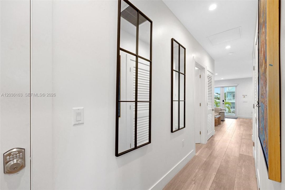 For Sale: $1,800,000 (3 beds, 2 baths, 1250 Square Feet)