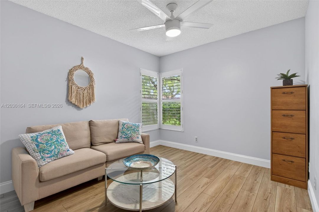 For Sale: $325,000 (3 beds, 2 baths, 1120 Square Feet)