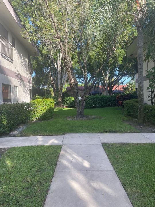 For Sale: $325,000 (3 beds, 2 baths, 1120 Square Feet)