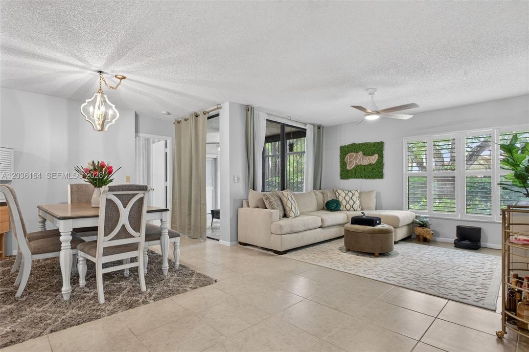 For Sale: $325,000 (3 beds, 2 baths, 1120 Square Feet)