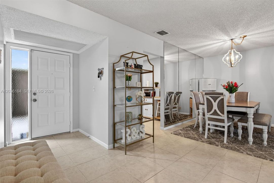For Sale: $325,000 (3 beds, 2 baths, 1120 Square Feet)