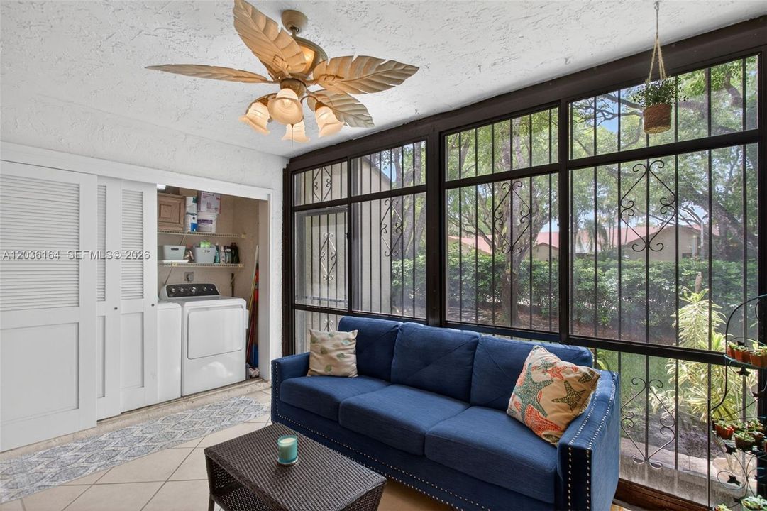 For Sale: $325,000 (3 beds, 2 baths, 1120 Square Feet)