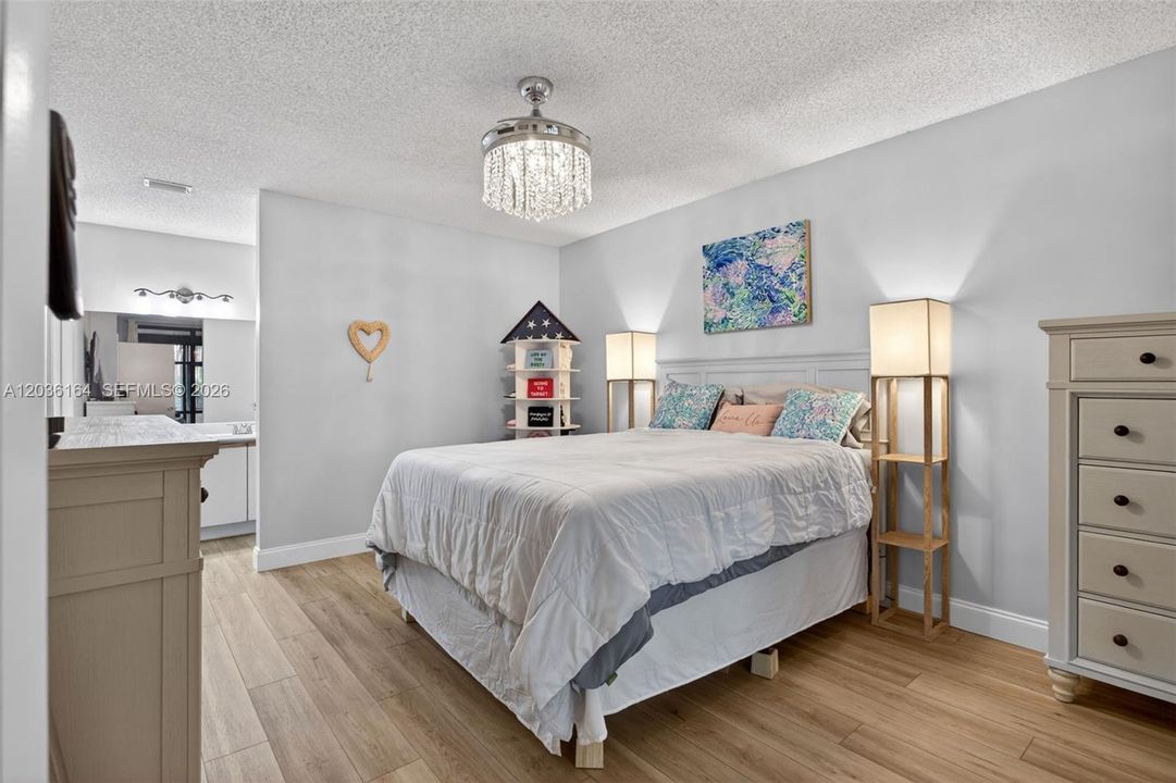 For Sale: $325,000 (3 beds, 2 baths, 1120 Square Feet)