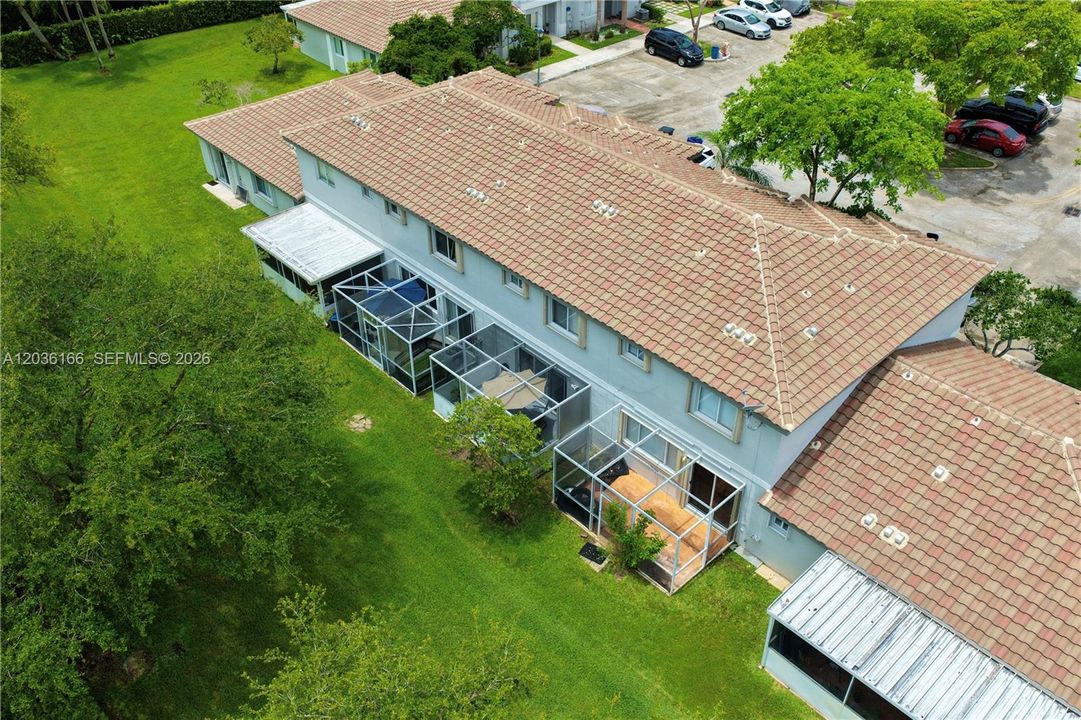 На продажу: $406,000 (2 спален, 2 ванн, 1361 Квадратных фут)