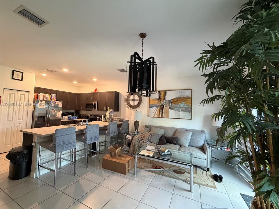 En Venta: $450,000 (3 camas, 2 baños, 1545 Pies cuadrados)