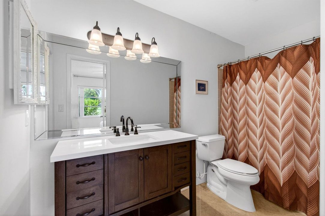 2nd Bathroom