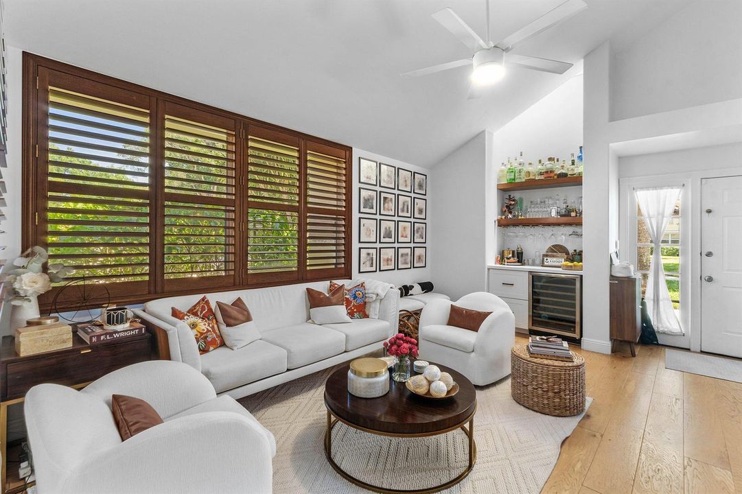 010-8104OaktonCourt-C-WestPalmBeach-FL-3
