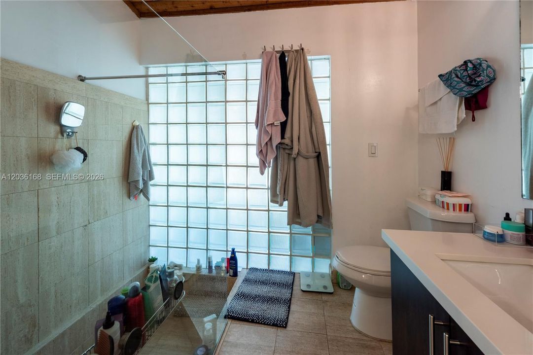 En Renta: $5,500 (4 camas, 3 baños, 2507 Pies cuadrados)