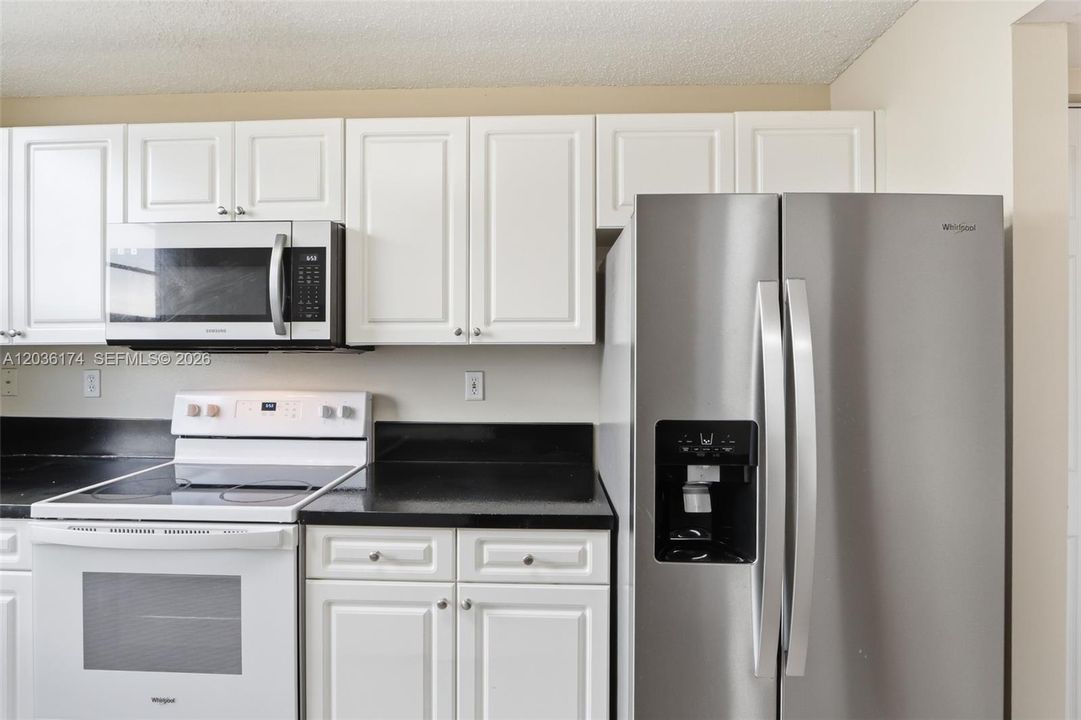 For Rent: $3,050 (3 beds, 2 baths, 1447 Square Feet)