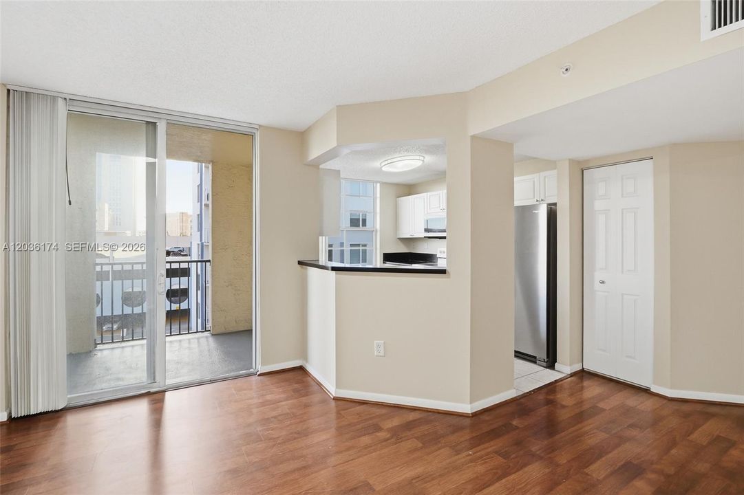 For Rent: $3,050 (3 beds, 2 baths, 1447 Square Feet)