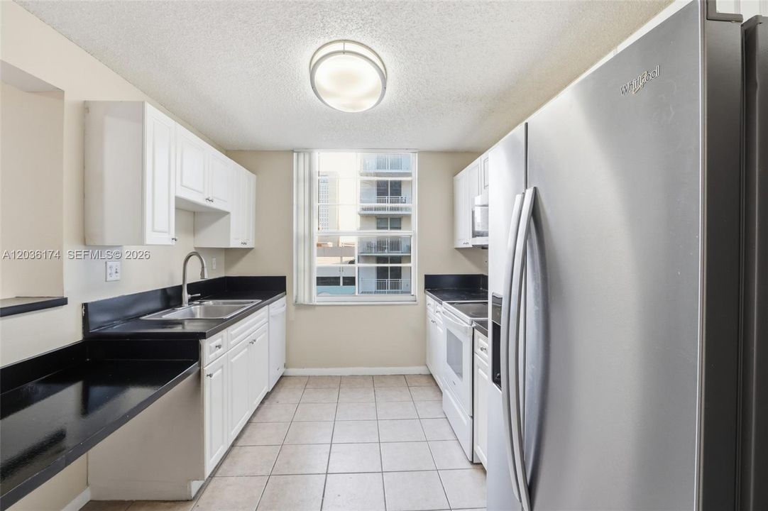 For Rent: $3,050 (3 beds, 2 baths, 1447 Square Feet)