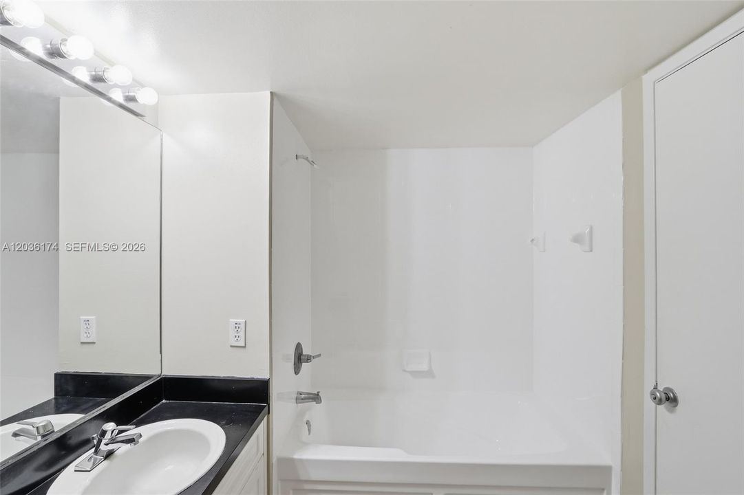 For Rent: $3,050 (3 beds, 2 baths, 1447 Square Feet)