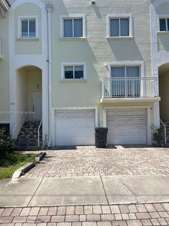 For Sale: $639,000 (3 beds, 2 baths, 2150 Square Feet)
