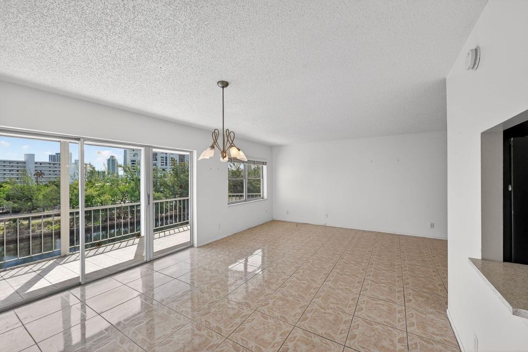 400 Diplomat Parkway-large-019-019-0009