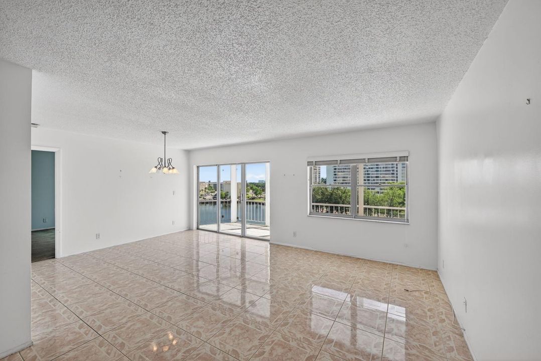 400 Diplomat Parkway-large-016-015-0006