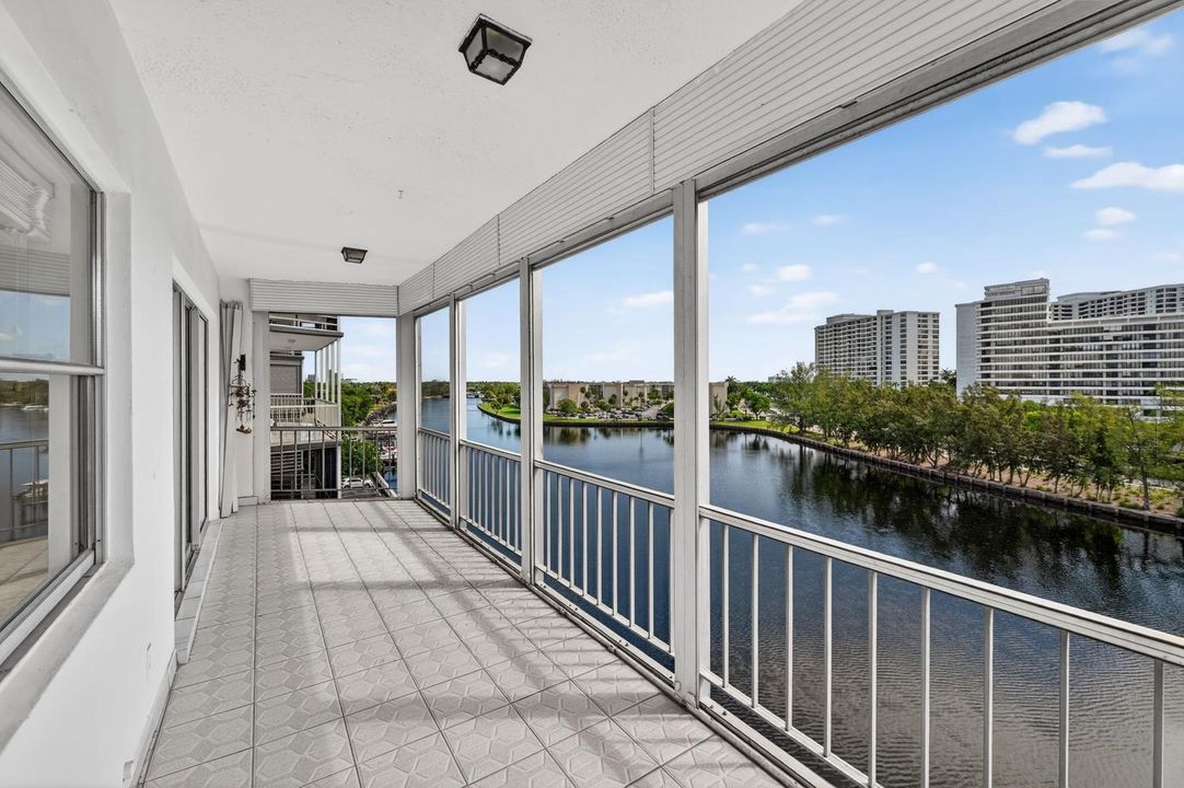 400 Diplomat Parkway-large-023-024-0013