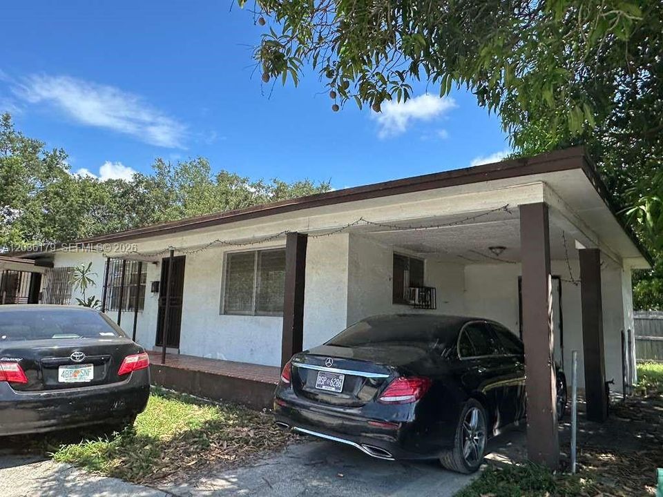 For Sale: $499,900 (0 beds, 0 baths, 1692 Square Feet)