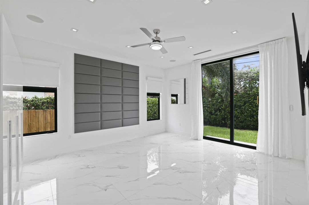 2620 Southeast 6th St - 52.jpg-FULL