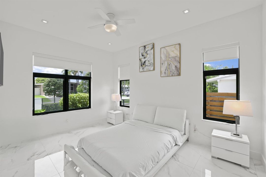 2620 Southeast 6th St - 43.jpg-FULL