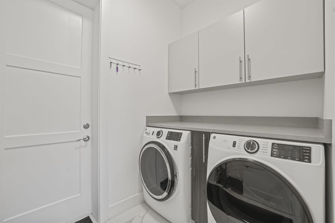 2620 Southeast 6th St - 21.jpg-FULL