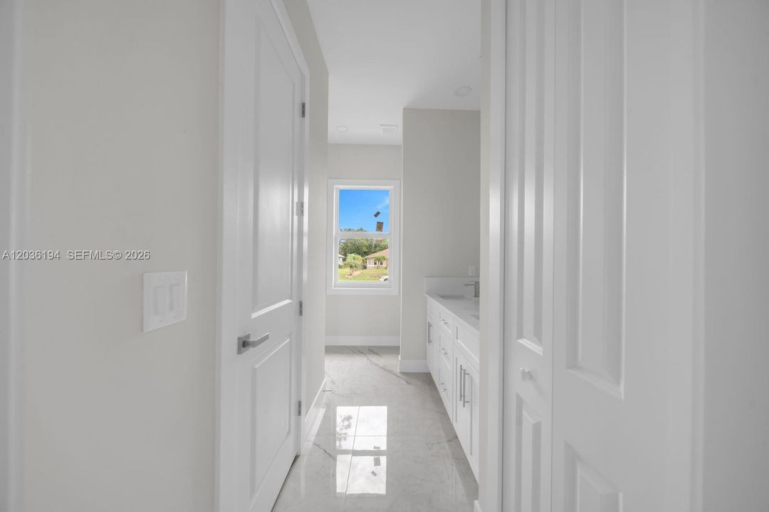 For Sale: $345,000 (3 beds, 2 baths, 1493 Square Feet)