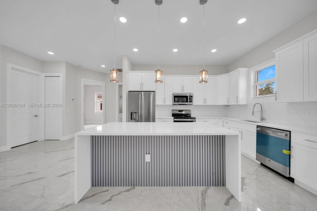 For Sale: $345,000 (3 beds, 2 baths, 1493 Square Feet)