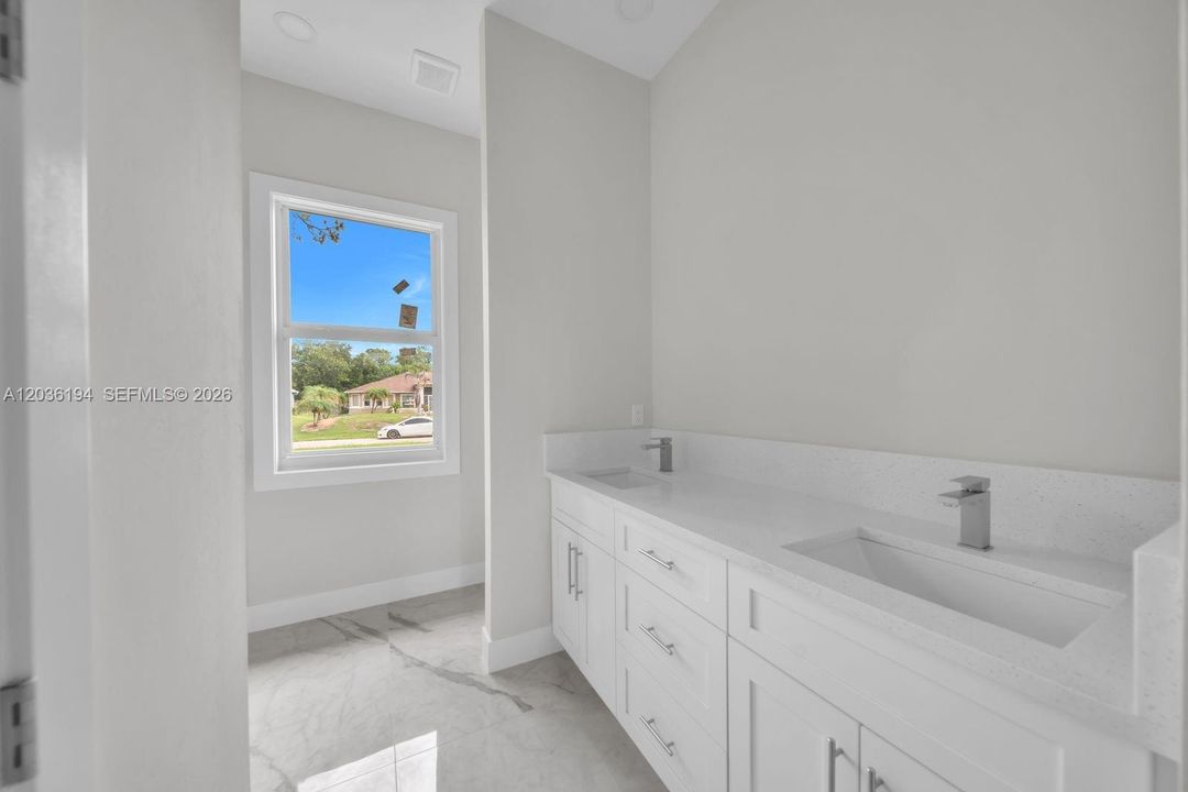 For Sale: $345,000 (3 beds, 2 baths, 1493 Square Feet)