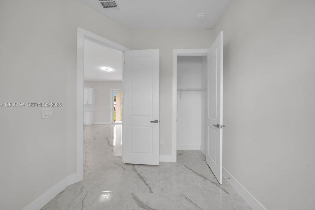 For Sale: $345,000 (3 beds, 2 baths, 1493 Square Feet)