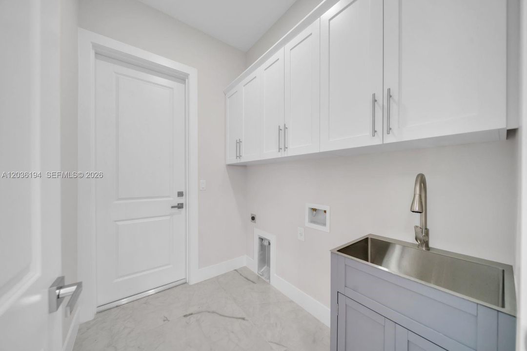 For Sale: $345,000 (3 beds, 2 baths, 1493 Square Feet)