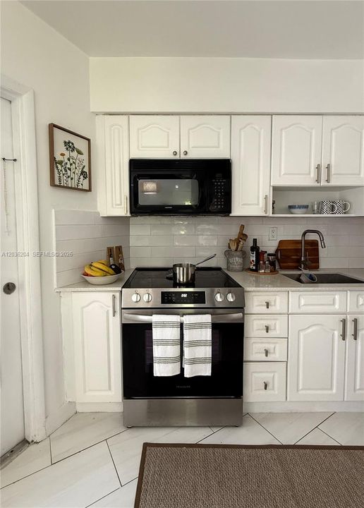 For Sale: $178,000 (1 beds, 1 baths, 660 Square Feet)