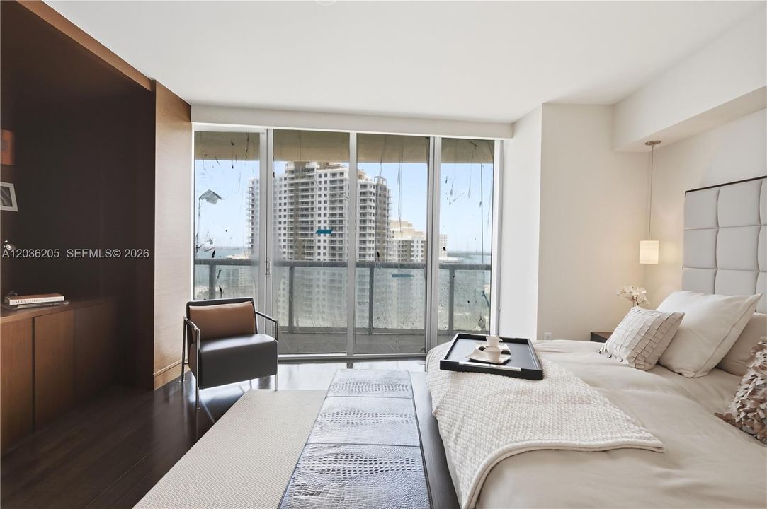 For Sale: $1,750,000 (3 beds, 2 baths, 1825 Square Feet)