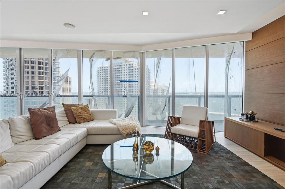 For Sale: $1,750,000 (3 beds, 2 baths, 1825 Square Feet)