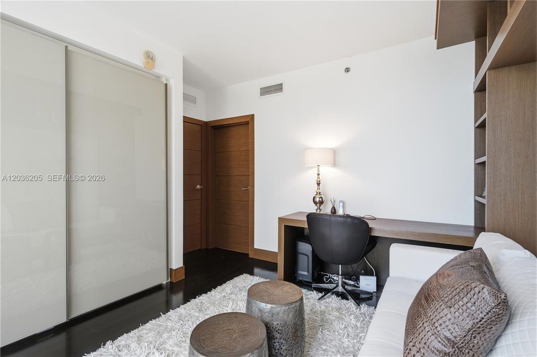 For Sale: $1,750,000 (3 beds, 2 baths, 1825 Square Feet)