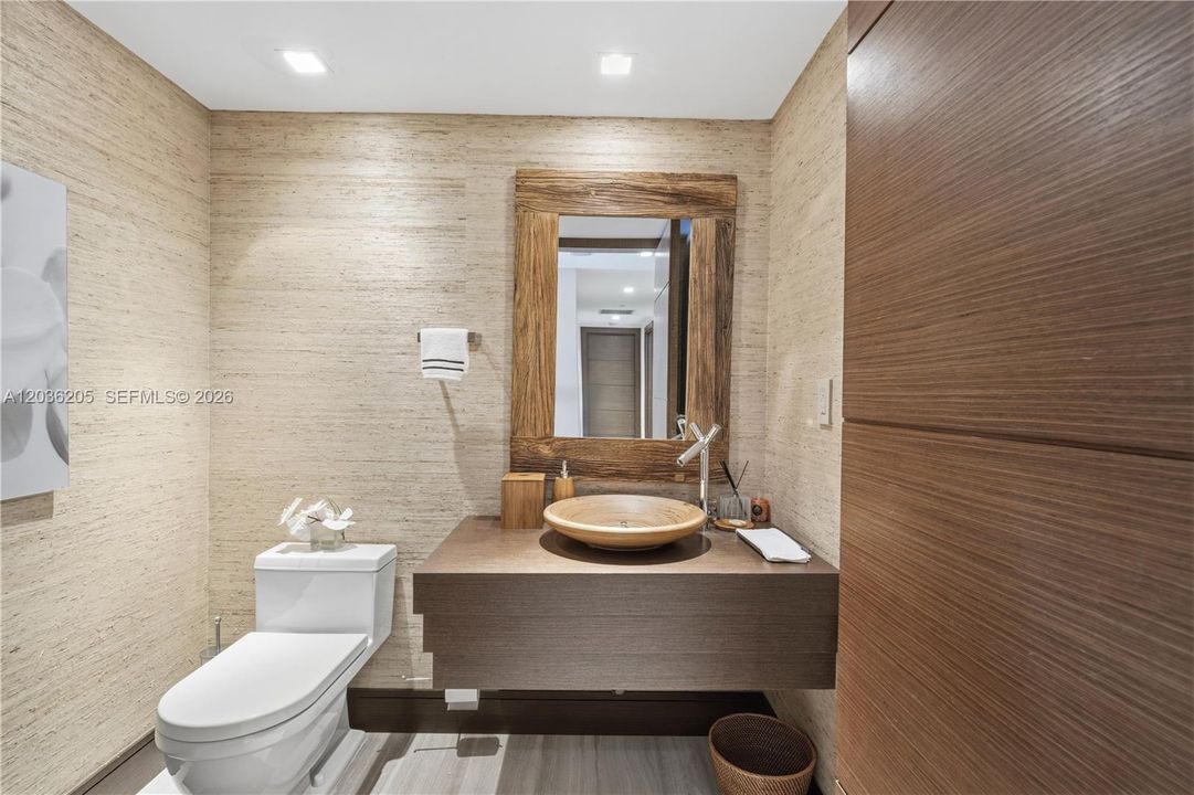 For Sale: $1,750,000 (3 beds, 2 baths, 1825 Square Feet)