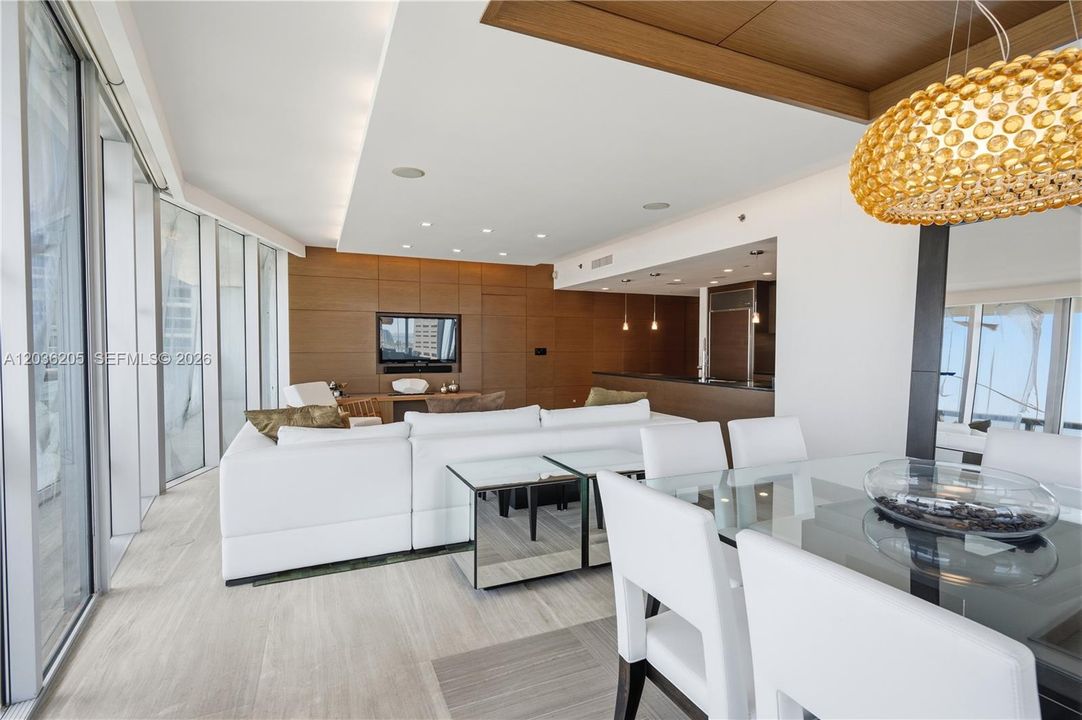 For Sale: $1,750,000 (3 beds, 2 baths, 1825 Square Feet)