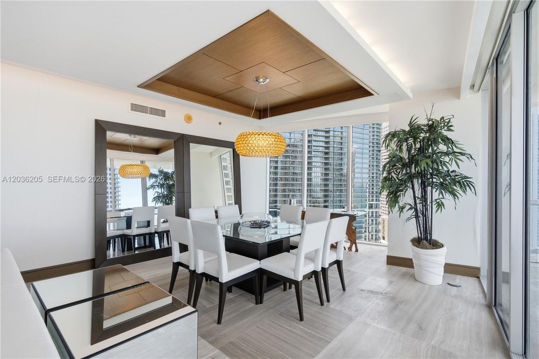 For Sale: $1,750,000 (3 beds, 2 baths, 1825 Square Feet)