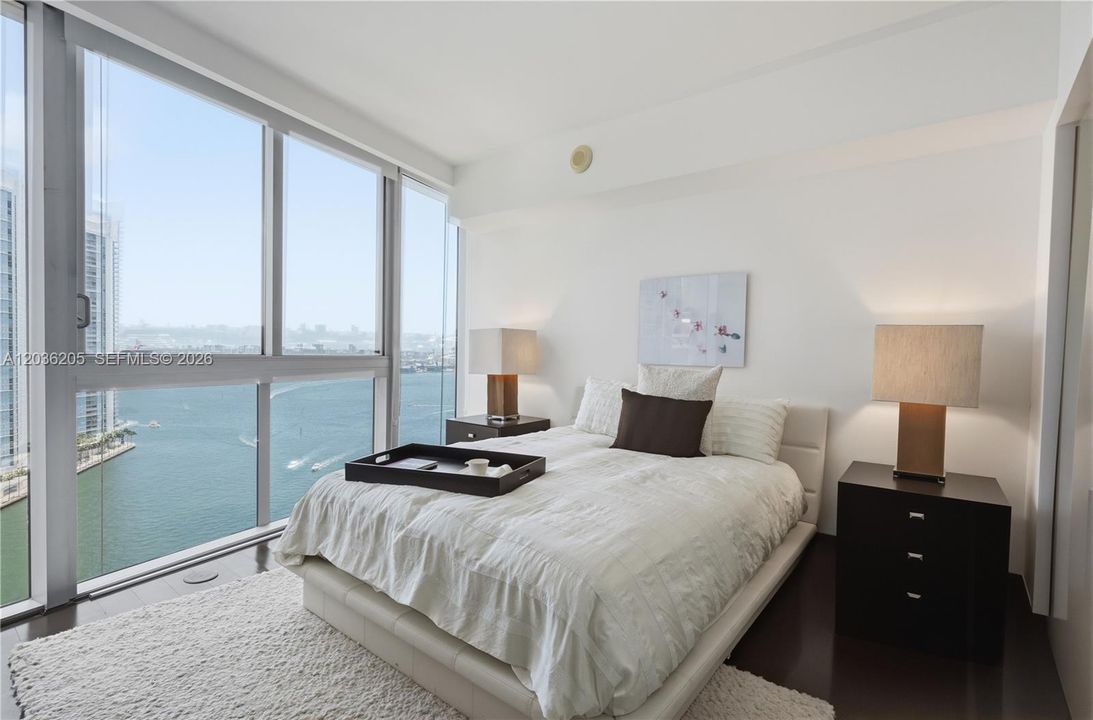 For Sale: $1,750,000 (3 beds, 2 baths, 1825 Square Feet)