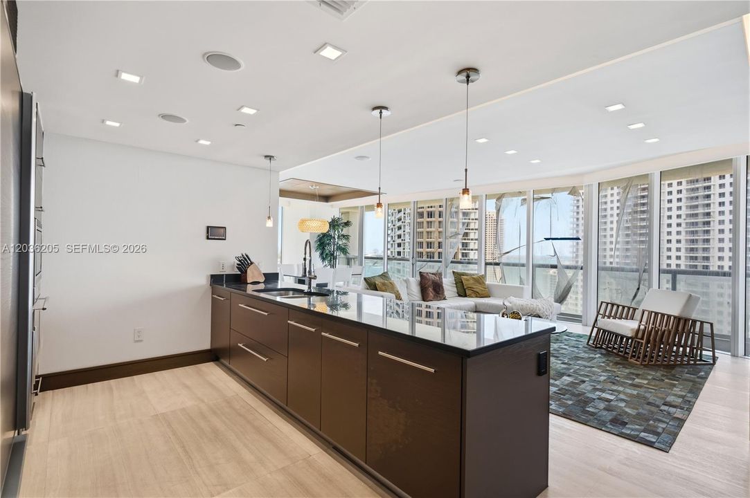 For Sale: $1,750,000 (3 beds, 2 baths, 1825 Square Feet)